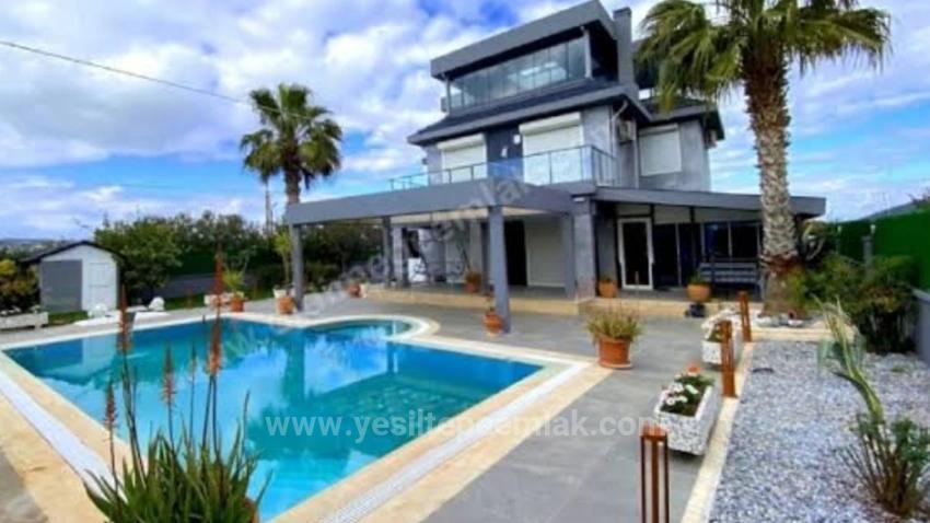 700 M² Großes Villengrundstück In Didim Yeşiltepe