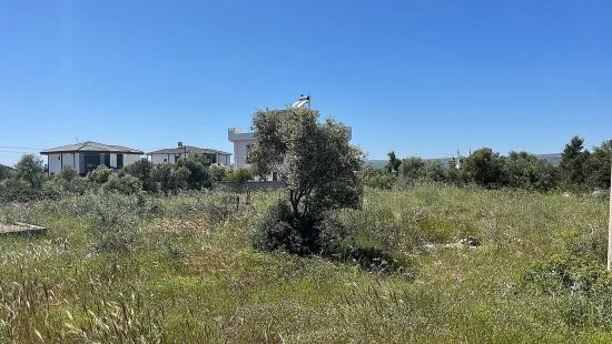 700 M² Großes Villengrundstück Für Investitionen Am Standort Didim Yeşiltepe