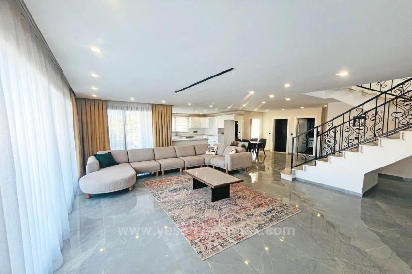 Villa For Sale In Didim Yeşiltepe Site, On A 700M2 Plot.
