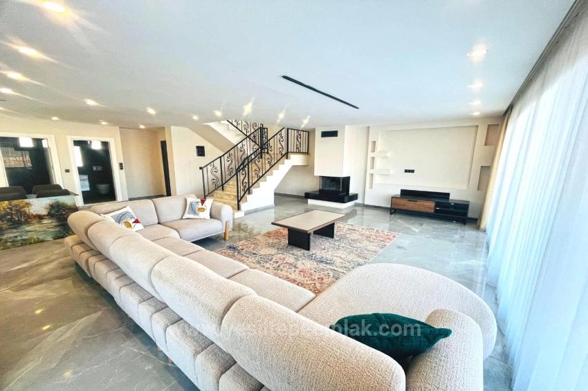 Villa For Sale In Didim Yeşiltepe Site, On A 700M2 Plot.