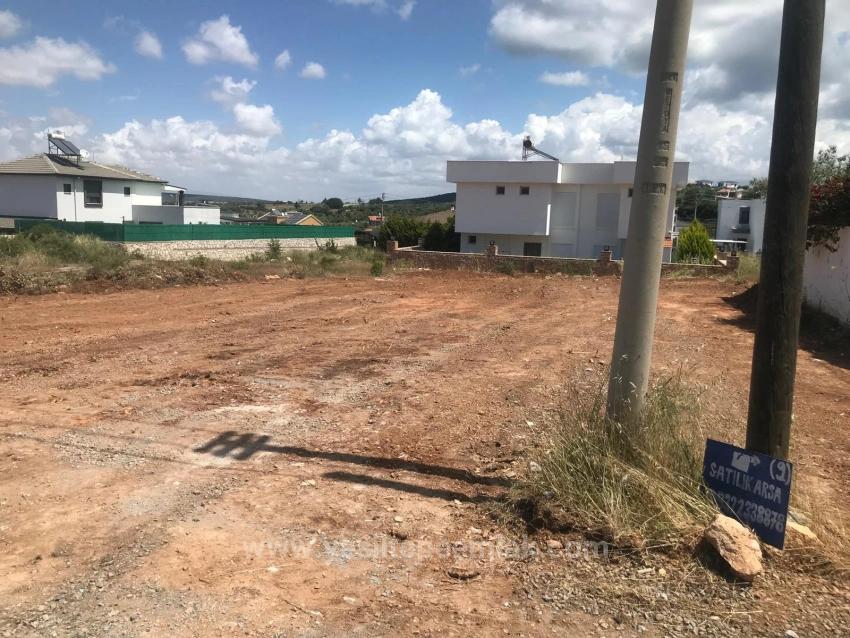 Didim Yeşiltepe Sitesinde 700M2 Villa İmarlı Satılık Arsa