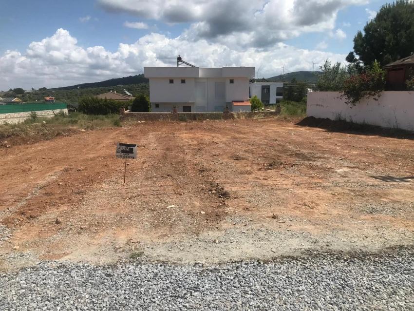 Didim Yeşiltepe Sitesinde 700M2 Villa + Ticari İmarlı Satılık Arsa