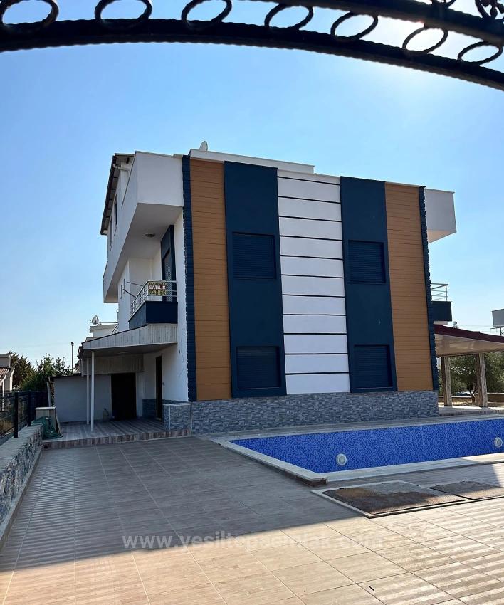 Aydın Didim İlçesinde 5+1 Havuzlu İkiz Tripleks Villa