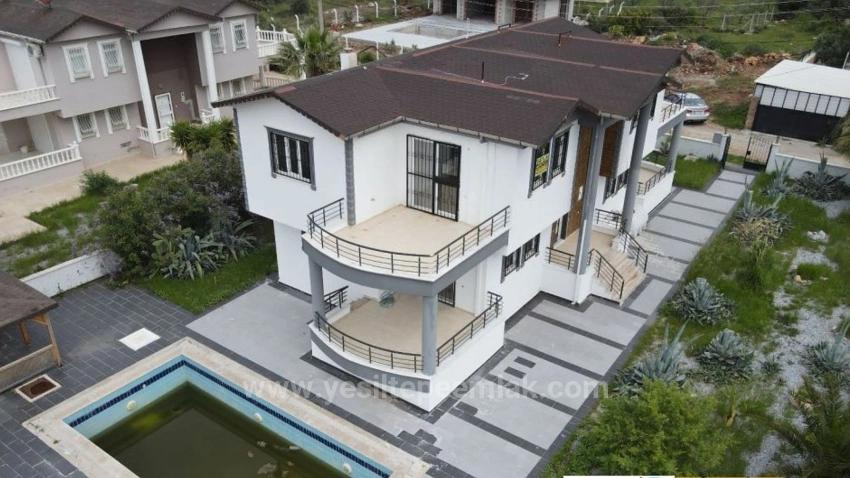 Didim Yeşiltepe Sitesinde Yatırımlık 700M2 Villa Arsası
