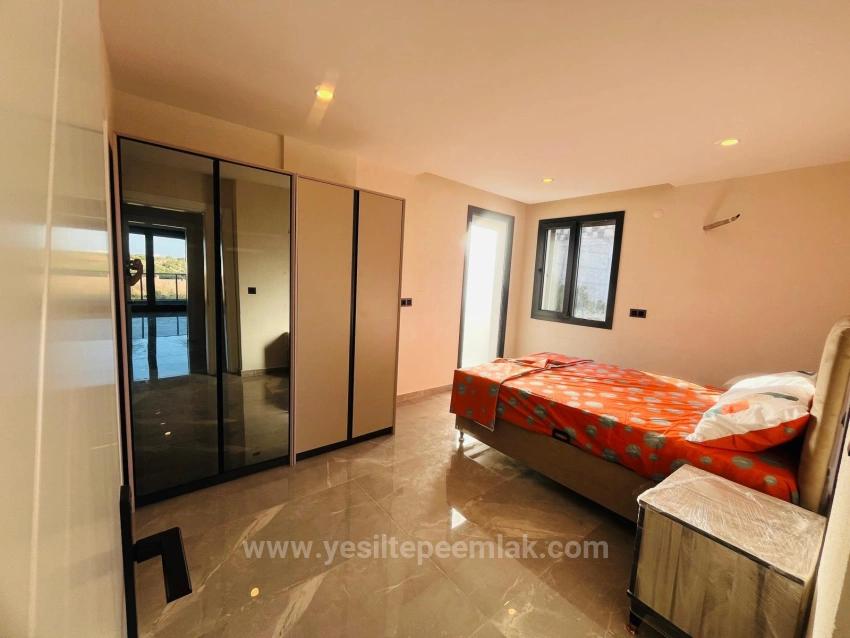 Didim Yeşiltepe Sitesinde 700M2 Arsa İçerısınde Satılık Villa