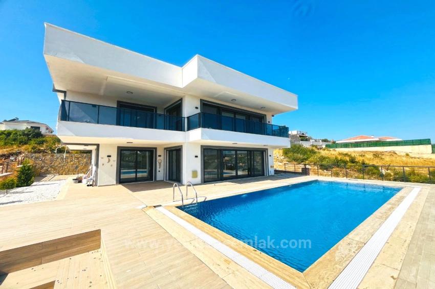 Didim Yeşiltepe Sitesinde 700M2 Arsa İçerısınde Satılık Villa